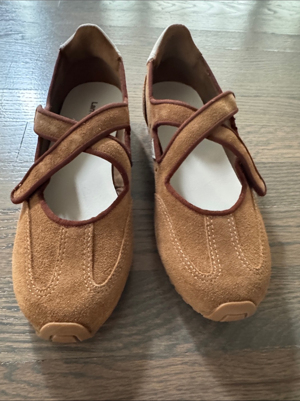 Larroude Stella ballerina Tan Sneakers new in box russet 7.5 - Picture 5 of 7